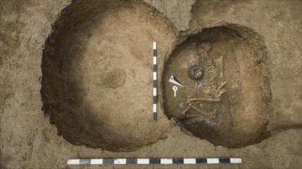 Hallan en Rusia catacumba con restos humanos de hace 6000 años