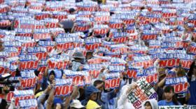 Vídeo: 70 000 japonenses protestan contra base militar de EEUU