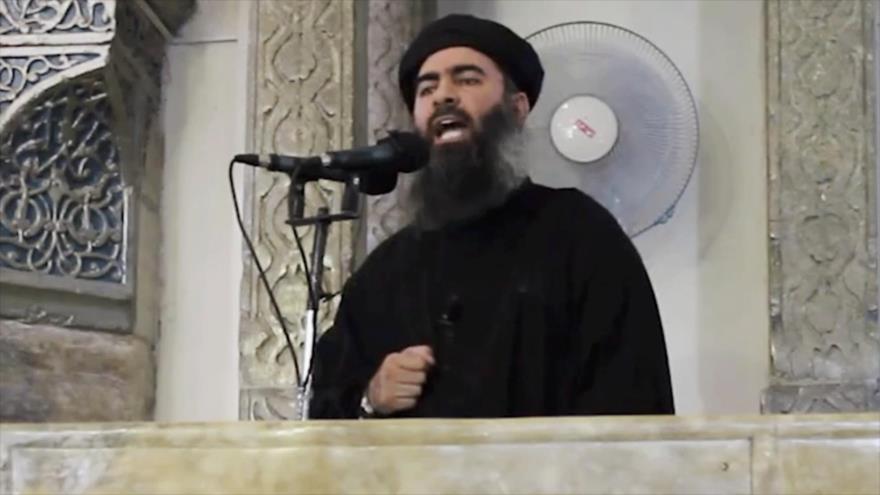 El líder del EIIL, Ibrahim al-Samarrai, habla en una mezquita en Mosul, Irak, donde declaró el autoproclamato califato en 2014.