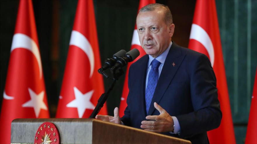 El presidente turco, Recep Tayyip Erdogan, ofrece un discurso en Ankara, 13 de agosto de 2018 (Foto: AFP).
