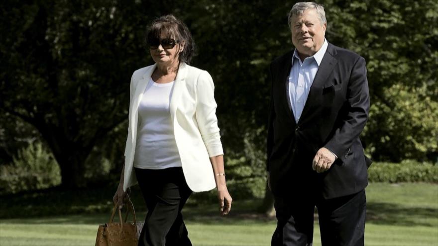Padres de Melania obtienen la nacionalidad estadounidense