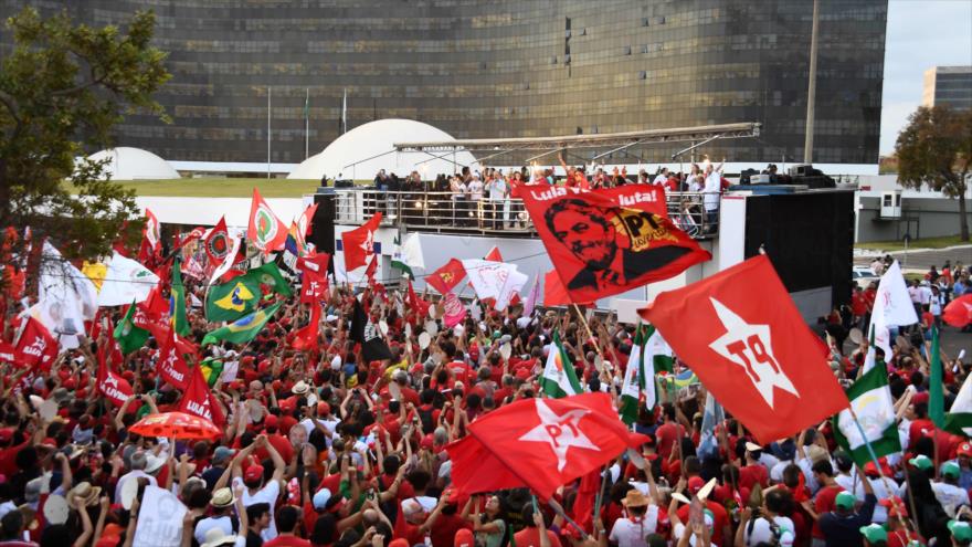 Partido de Lula inscribe su candidatura a la presidencia de Brasil