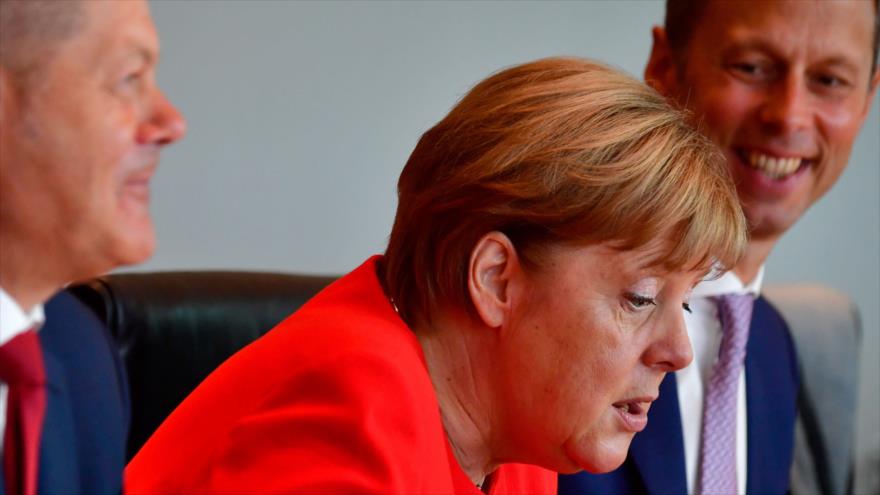 La canciller de Alemania, Angela Merkel, en la reunión semanal del gabinete en Berlín, la capital, 15 de agosto de 2018. Foto: AFP.