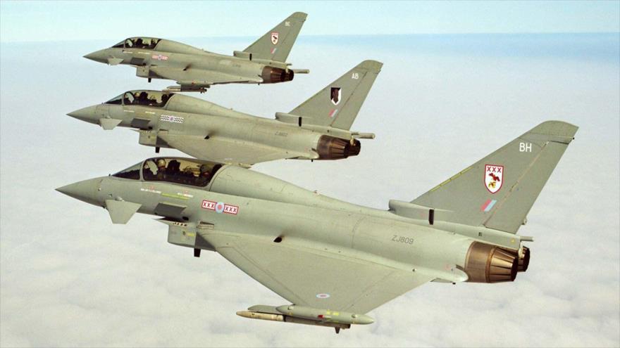 Los aviónes de combate británico Typhoon de la Real Fuerza Aérea del Reino Unido (RAF, por sus siglas en inglés).