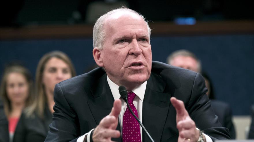 El el exdirector de la Agencia Central de Inteligencia (CIA) John Brennan testifica en la Cámara de Representantes, 23 de mayo de 2017 (Foto: AFP).