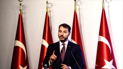 Turquía promete superar problemas económicos creados por EEUU