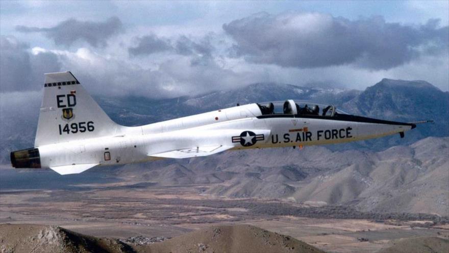 Avión militar de EEUU se estrella en un campo en Oklahoma | HISPANTV