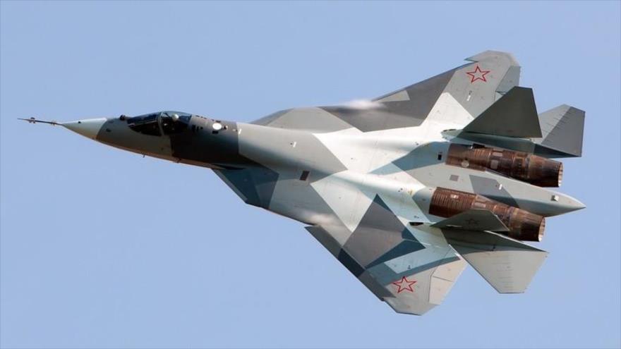 Un avión de combate ruso de quinta generación, modelo Sujoi su-57.