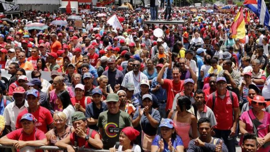 Venezolanos marchan en defensa del Plan de Recuperación Económica