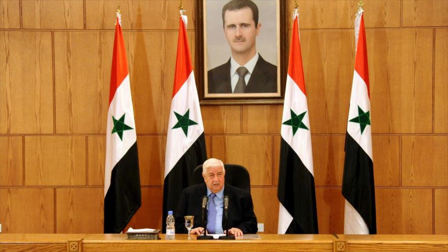 El canciller sirio, Walid al-Moalem, da un discurso en Damasco, la capital.