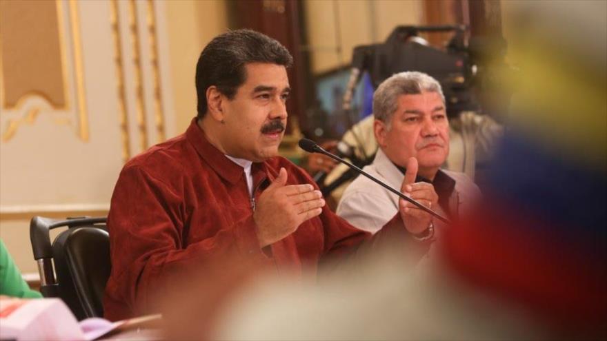 El presidente e venezolano, Nicolás Maduro, ofrece discurso en el palacio de Miraflores, en Caracas, la capital venezolana, 22 de agosto de 2018.