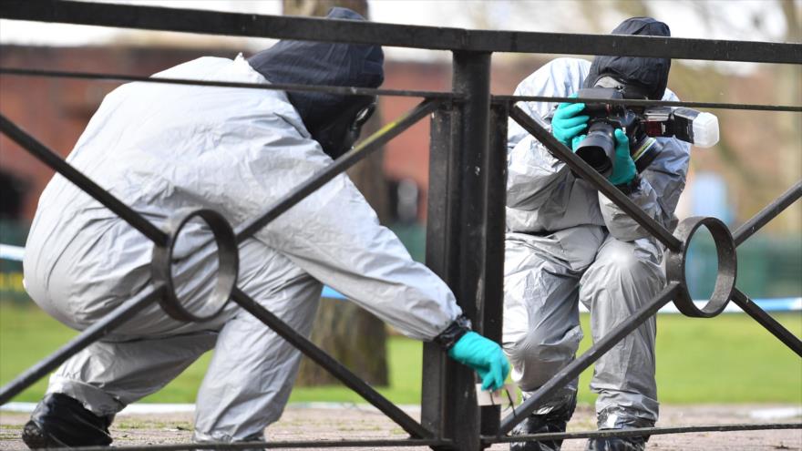 Una investigación sobre el envenenamiento del exespía ruso Serguéi Skripal, en Salisbury, el Reino Unido ,16 de marzo de 2018. (Foto: AFP)