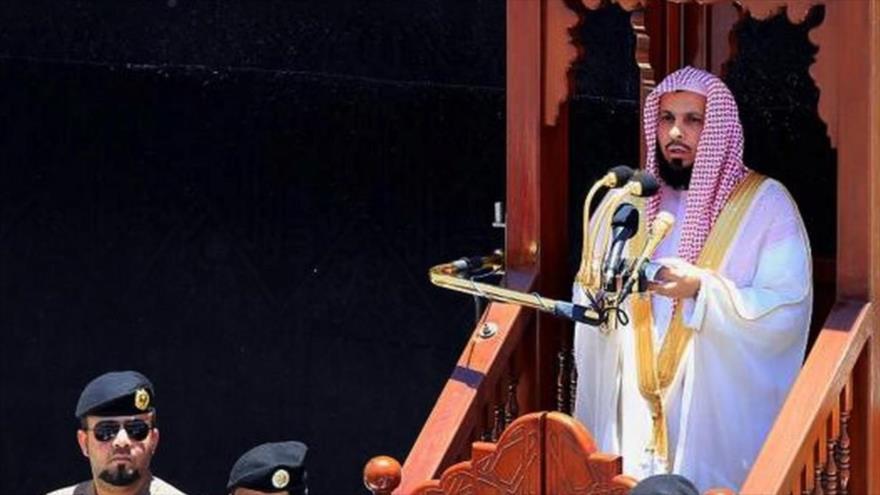 Saleh al-Talib, prominente Imam y predicador en la Mezquita Al-Haram en La Meca, en Arabia Saudí.