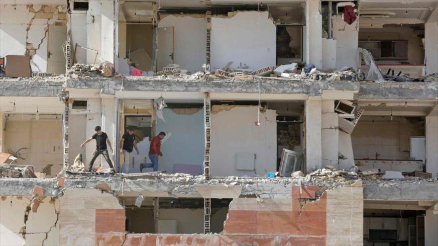 Un terremoto de magnitud 7,3 en Sarpol-e Zahab, en la provincia iraní de Kermanshah destruye las casas, 15 de noviembre de 2017. (Foto: AFP)
