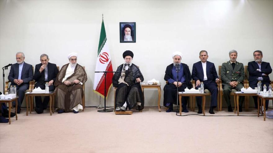 Ayatolá Jamenei rechaza cualquier negociación con EEUU	
