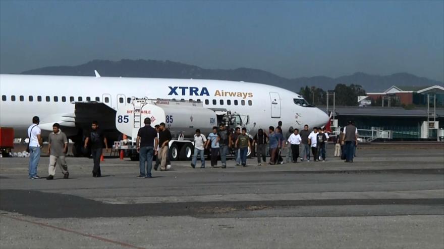 Guatemala recibe 8 vuelos semanales con deportados de EEUU