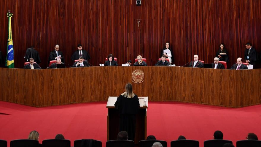 Tribunal invalida candidatura de Lula; PT llama a la movilización