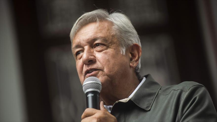 Presidente electo de México, Andrés Manuel López Obrador, en rueda de prensa en sede de su partido MORENA, ciudad de México, 14 julio 2018. (Foto: AFP)