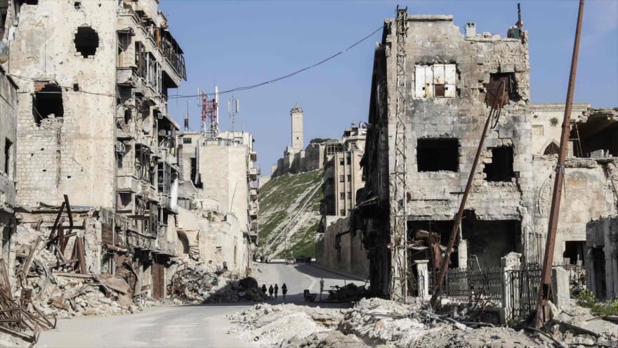 El foto tomada el 9 de marzo de 2017 en Alepo, norte de Siria, muestran la bárbara destrucción que han causado los terroristas en esta ciudad.