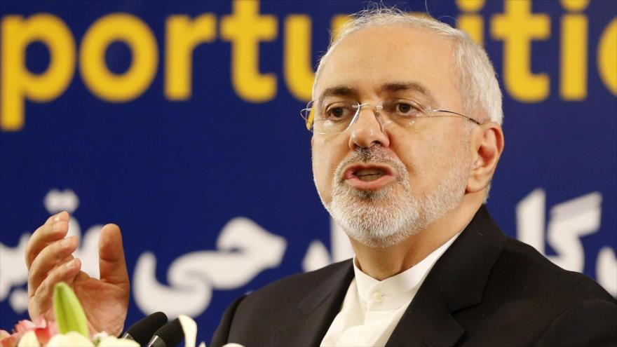 El canciller iraní, Mohamad Javad Zarif, habla en una conferencia económica en Teherán, capital, 16 de julio de 2018. (Foto: AFP)