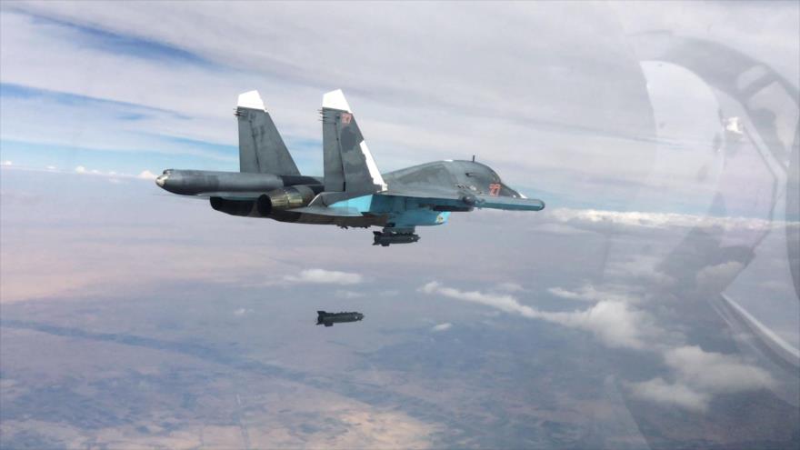 Un caza ruso Su-34 ruso durante una misión de bombardeo en Siria.