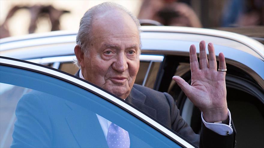 El rey emérito de España, Juan Carlos I, tras un evento en Palma de Mallorca, 1 de abril de 2018. (Foto: AFP)