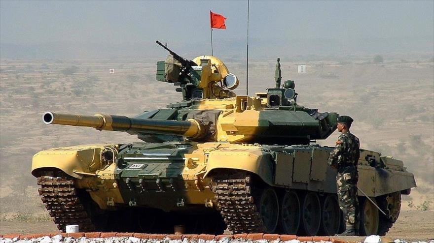Un tanque T-72, de producción rusa, del Ejército de Vietnam.