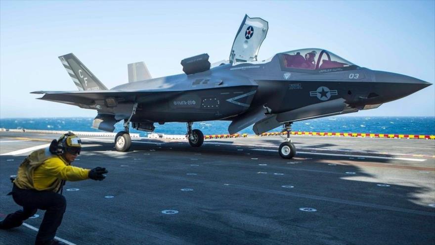Un caza F-35 despega del buque de asalto anfibio estadounidense de la clase Wasp Essex, 3 de septiembre de 2018.