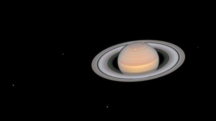 Hubble capta imagen espectacular de Saturno y seis de sus lunas