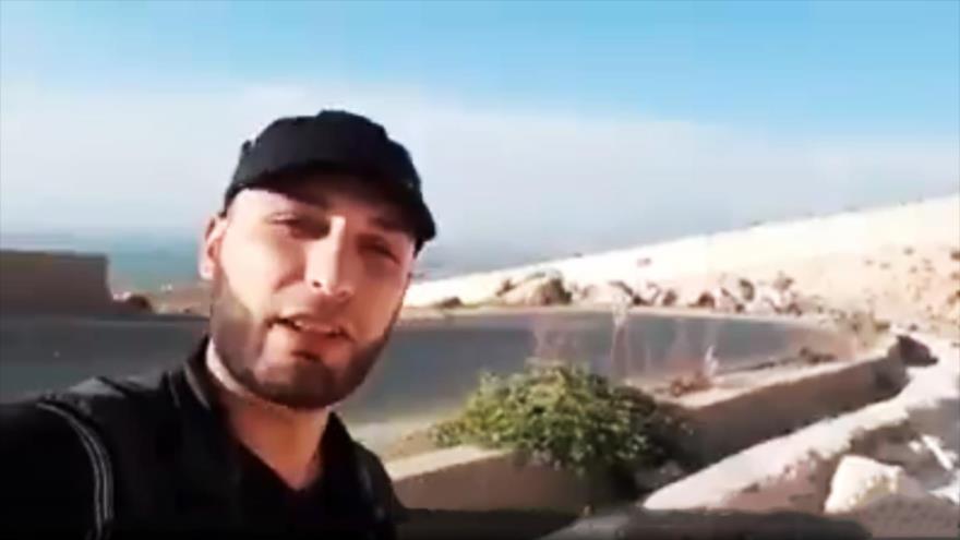 Imagen captada de un vídeo muestra a un terrorista en la provincia siria de Idlib, que amenaza con atacar a Turquía, 11 de septiembre de 2018.