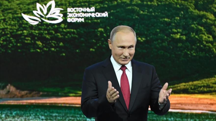 Presidente de Rusia, Vladimir Putin, da un discurso en el Foro Económico Oriental en Vladivostok, Rusia 12 de septiembre 2018 (Foto: AFP)