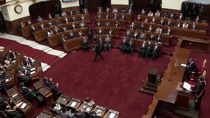 Referéndum en Perú enfrenta a presidente contra Congreso