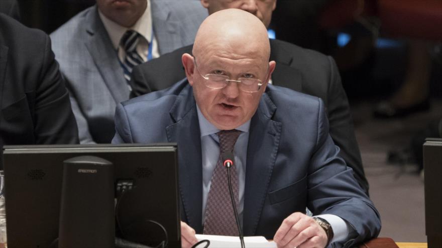 El embajador de Rusia ante la ONU, Vasili Nebenzia, durante una sesión del organismo, Nueva York, 9 de abril de 2018. (Foto: AFP)