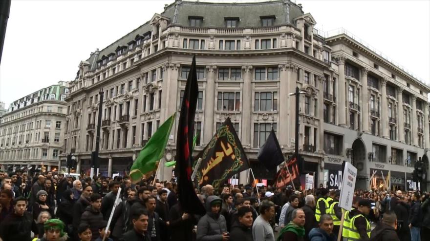 Miles de fieles marchan en el día de Ashura en Londres