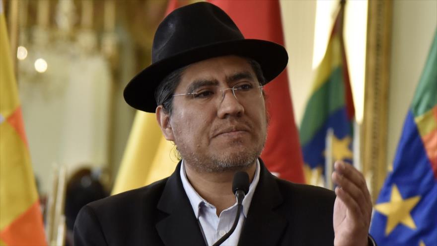 El canciller boliviano, Diego Pary, habla con la prensa en La Paz, 20 de septiembre de 2018. (Foto: AFP)