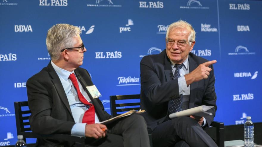 El canciller de España, Josep Borrell (dcha.), habla en el foro de El País en Nueva York, EE.UU., 21 de septiembre de 2018. (Foto: El País)