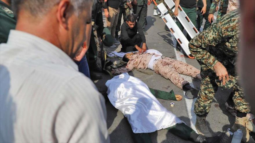 Dos soldados muertos el ataque terrorista contra el desfile militar en Ahvaz, suroeste de Irán, 22 de septiembre de 2018. (Foto: IRNA)