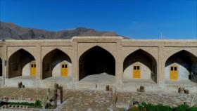 Irán: 1- El caravasar de Kalmard y el desierto de Tabas 2- Savadkuh, en Mazandarán 3- La artesanía de Arak