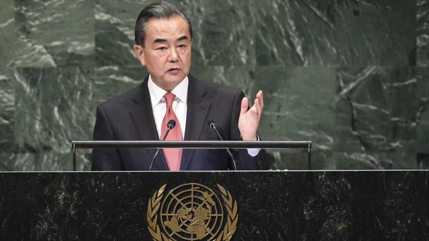 El canciller chino, Wang Yi, ofrece un discurso ante la Asamblea General de Naciones Unidas (AGNU) en Nueva York, EE.UU., 28 de septiembre de 2018 (Foto: AFP).