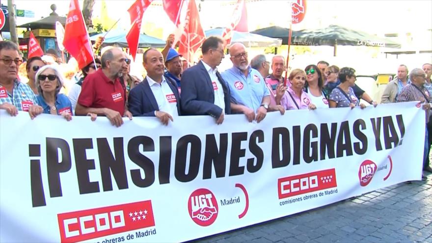 Pensionistas españoles se manifiestan en el Día de los Mayores
