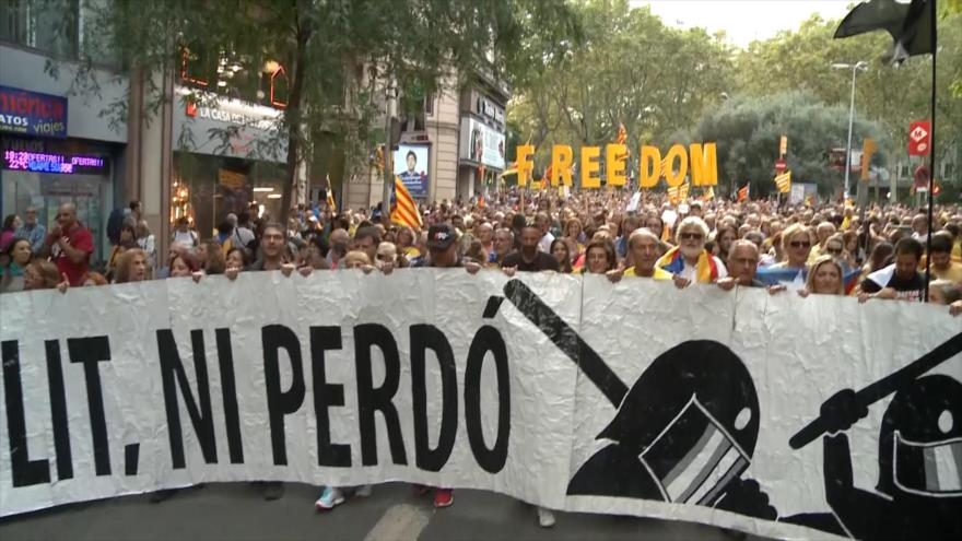 Independentismo catalán reivindica mandato republicano del 1-0