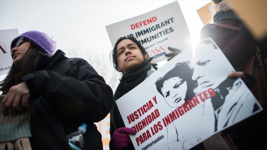 Inmigrantes y activistas protestan contra la suspensión de Estatus de Protección Temporal, Washington, 8 de enero de 2018. (Foto: AFP).