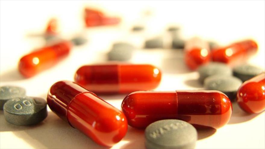 Investigadores descubren que el ciprofloxacino, uno de los antibióticos más utilizados, afecta el genoma.