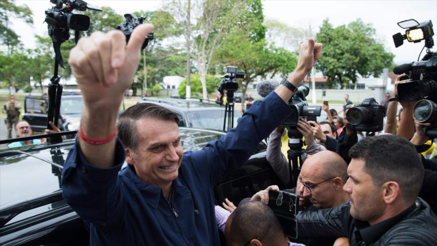 El candidato ultraderechista de Brasil Jair Bolsonaro, durante las elecciones presidenciales, en Río de Janeiro, 7 de octubre de 2018. (Foto: AFP)