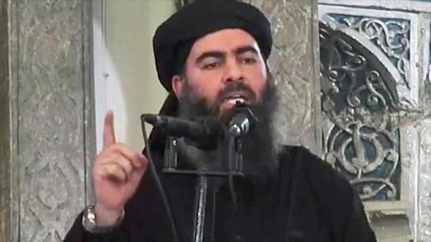 En su única aparición pública en 2014, Abu Bakr al-Bagdadi autoproclama el califato de Daesh desde la Mezquita Al-Nuri de Mosul (Irak).