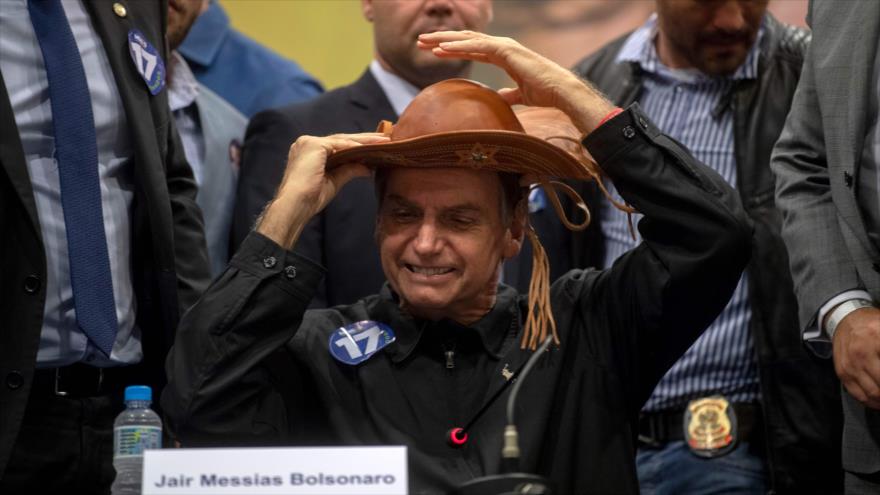 El candidato presidencial, Jair Bolsonaro, durante una conferencia de prensa en Río de Janeiro, Brasil, 11 de octubre de 2018. (Foto: AFP)
