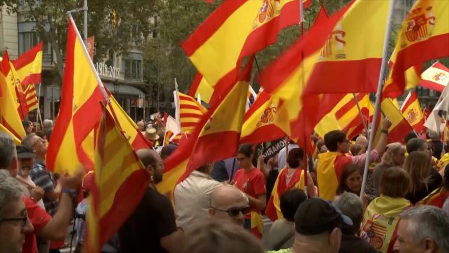 Miles de personas se manifiestan por unidad de España en Barcelona