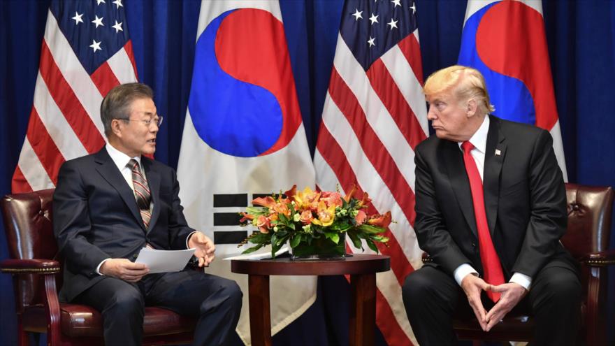 El presidente de EE.UU., Donald Trump (dcha.), reunido con su homólogo surcoreano, Moon Jae-in, en Nueva York, 24 de septiembre de 2018. (Foto: AFP)