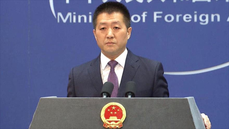 El portavoz del ministerio de Asuntos Exteriores de China, Lu Kang.