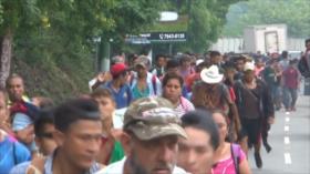 Más hondureños en caravana migrante en Guatemala que va a EEUU